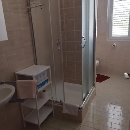 Smjestajni Objekt Padovan Banjol