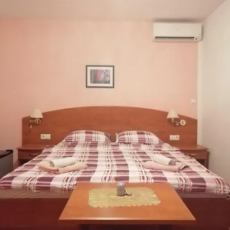 Smjestajni Objekt Padovan 4* Banjol